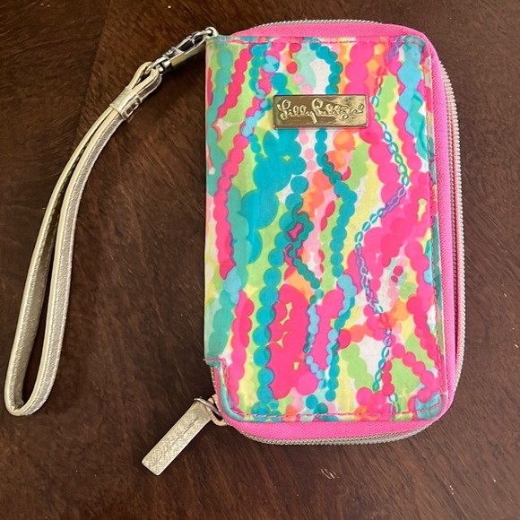 Free GIFT LILLY PULITZER WRISTLET WALLET - Picture 1 of 12
